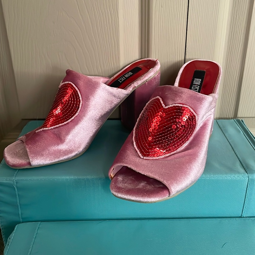 IRON FIST Slide Sandle Block Heels Pink & Red Vegan Velvet Mules, size 8
